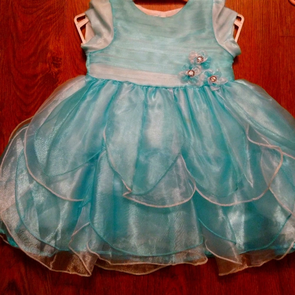 DRESS